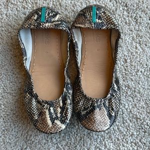 Tieks copperhead snake print flats.  size 8. Never worn.